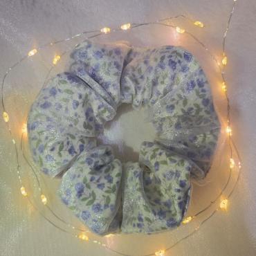 White cotton scrunchie with lavender pttern
