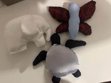Top right is the finished product for elephants, bottom left is the turtle and bottom right is the butterfly- feel free to decorate it by yourselves!