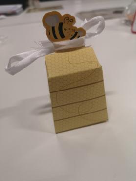 bee hive sweet box with ribbon tie contains approx 10 sweets
