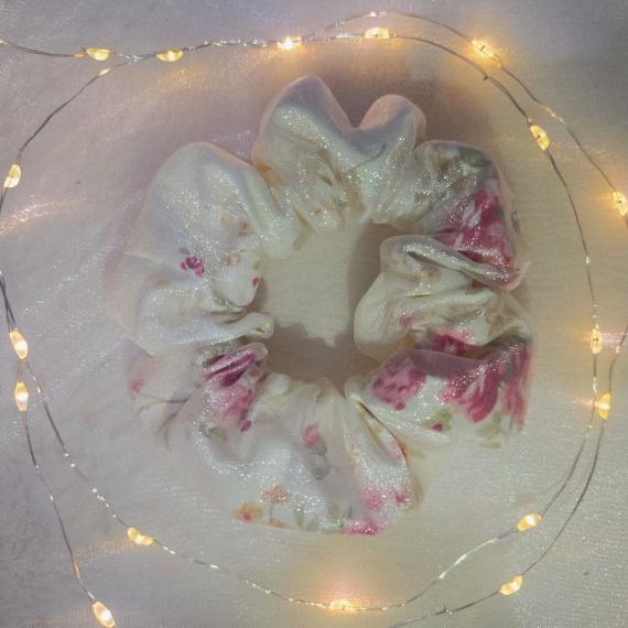 White floral cotton scrunchie