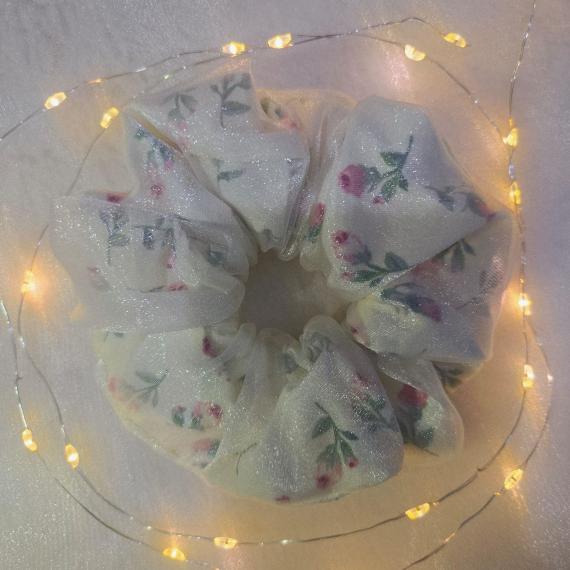 White floral cotton scrunchie