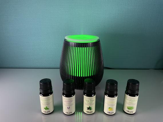Matte-Black diffuser with 2 essential oils
