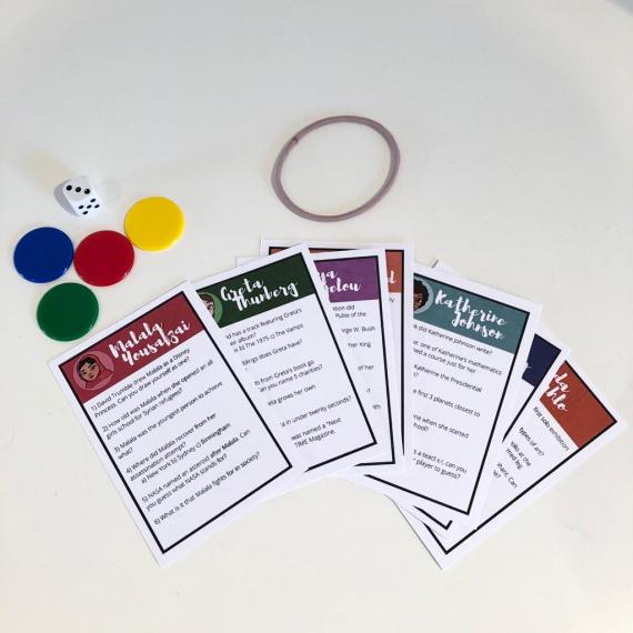 Die, 4 counters, playing cards (Puzzlette includes 49 playing cards)
