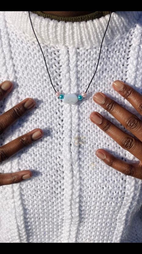 1 Stone Necklace - Model